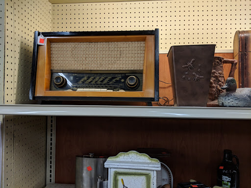 Thrift Store «Jewels to Junk», reviews and photos, 8025 Gravenstein Hwy, Cotati, CA 94931, USA