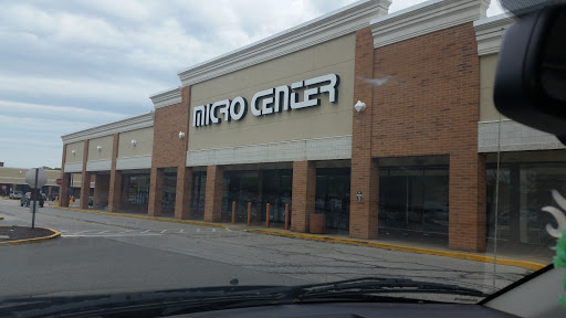 Computer Store «Micro Center», reviews and photos, 1349 Som Center Rd, Mayfield Heights, OH 44124, USA