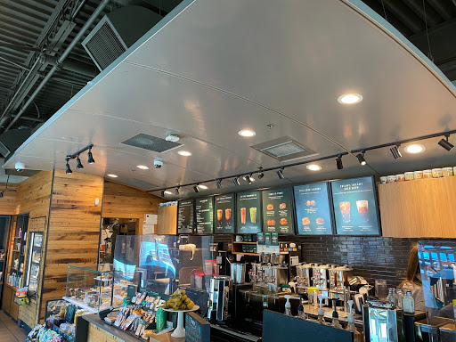 Coffee Shop «Starbucks», reviews and photos, 154 Turnpike Rd, Southborough, MA 01772, USA