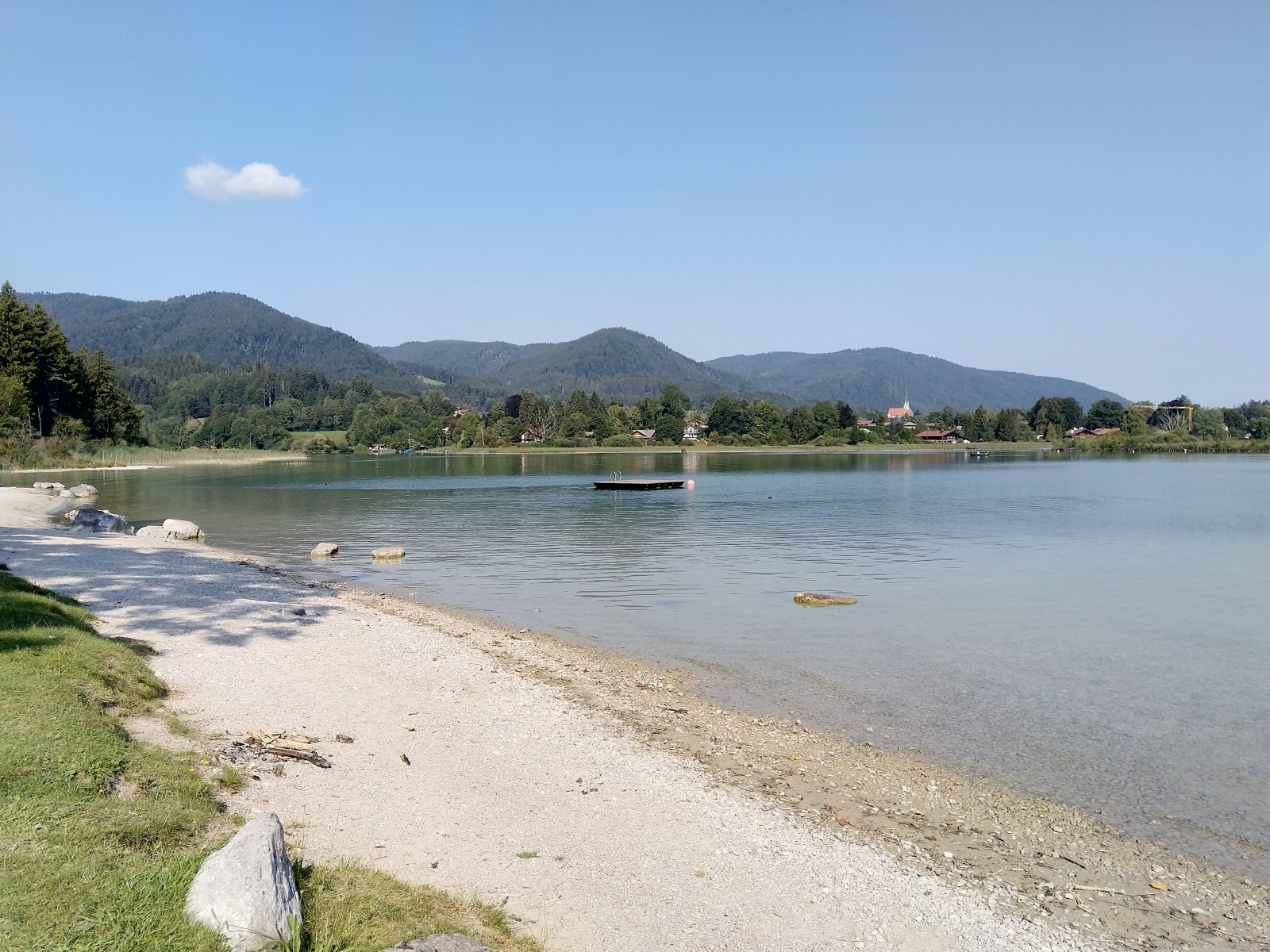 Foto von Hundestrand Rottach Egern und die siedlung