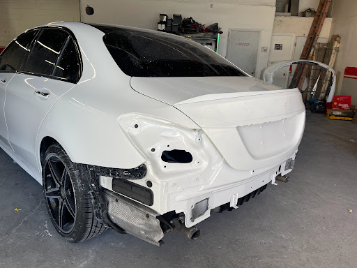 Auto Body Shop «West Coast Body & Paint», reviews and photos, 15201 Oxnard St # H, Van Nuys, CA 91411, USA