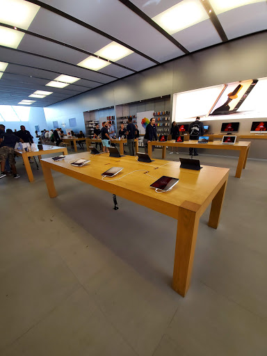 Computer Store «Apple Georgetown», reviews and photos, 1229 Wisconsin Ave NW, Washington, DC 20007, USA