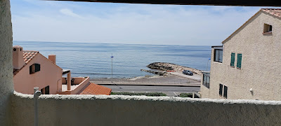 Loft face à la plage avec terrasse et parking à Sausset-les-Pins