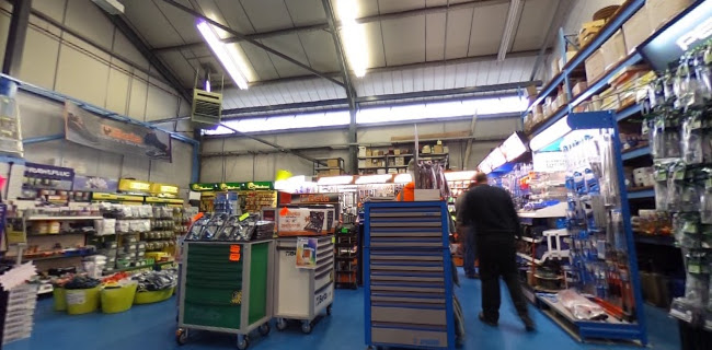 DJ Evans (Bury) Ltd - Stockists of industrial fasteners - Hardware store