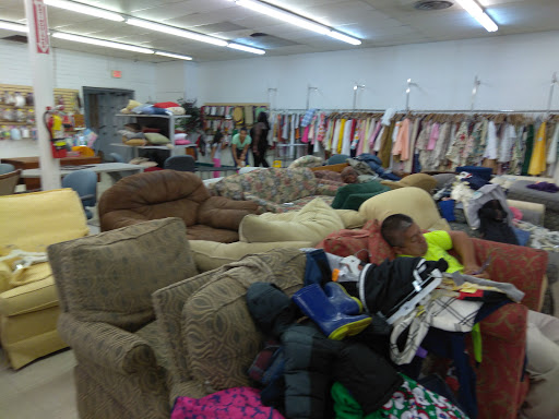 Shopping Mall «Freedom Village Shopping Center», reviews and photos, 1039 Alleghany St, Charlotte, NC 28208, USA