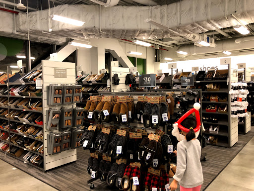 Department Store «Nordstrom Rack Skyview Center», reviews and photos, 4024 College Point Blvd, Flushing, NY 11354, USA