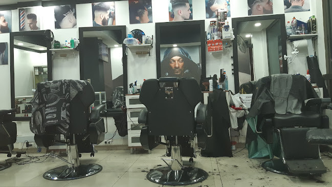 ACADEMIA E IMPORTADORA LA FAMA BARBER SHOP - Peluquería