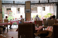 Atmosphère du Restaurant La Vanne Marel à Fontaine-de-Vaucluse - n°3