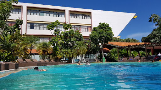Terrazas con piscina en Habana