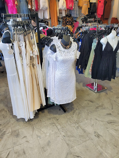 Clothing Store «Gap Outlet», reviews and photos, 40 S 69th St, Upper Darby, PA 19082, USA