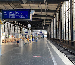 Berlin Zoologischer Garten railway station photo