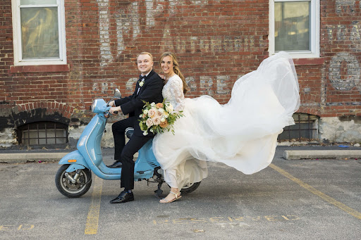 Bridal Shop «EmilyHart Bridal», reviews and photos, 12450 Blue Valley Pkwy, Overland Park, KS 66213, USA