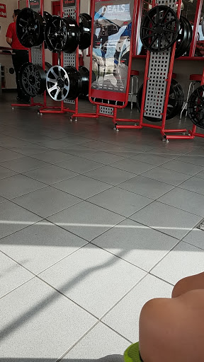 Tire Shop «Discount Tire Store - Leon Valley, TX», reviews and photos, 6221 Bandera Rd, Leon Valley, TX 78238, USA