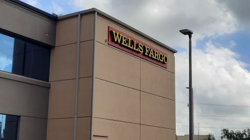 Bank «Wells Fargo Bank», reviews and photos