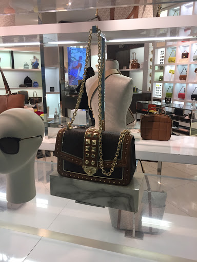 Fashion Accessories Store «Michael Kors», reviews and photos, 5 Woodfield Mall e, Schaumburg, IL 60173, USA