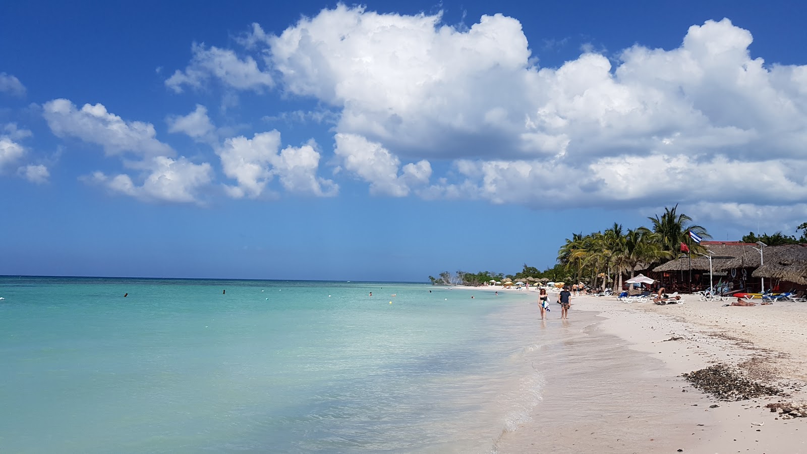 Photo de Cayo Jutia beach avec sable blanc de surface