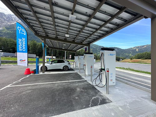 Borne de recharge de véhicules électriques TotalEnergies Charging Station Les Houches