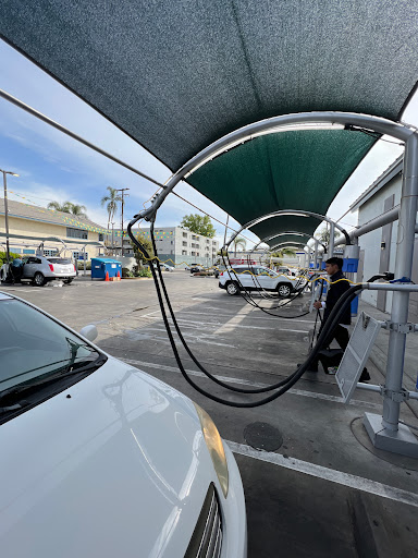 Quick Quack Car Wash en Santa Ana