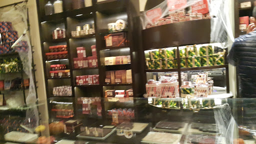 Restaurant «Max Brenner», reviews and photos, 745 Boylston St, Boston, MA 02116, USA