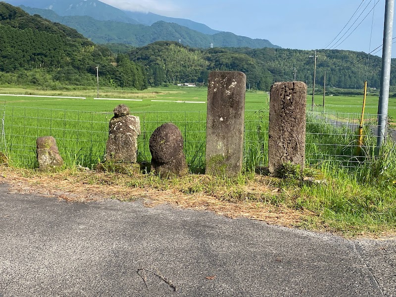 仮屋の田の神