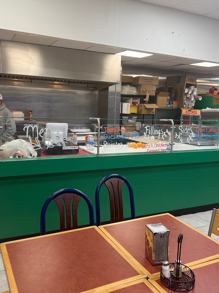 El Pariente Taco Shop 15224