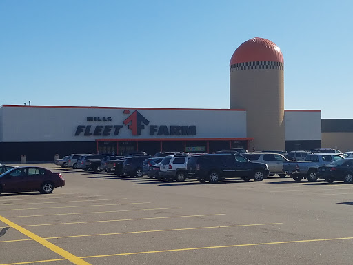 Department Store «Mills Fleet Farm», reviews and photos, 8400 Lakeland Ave N, Brooklyn Park, MN 55445, USA