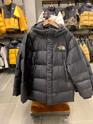 Clothing Store «The North Face», reviews and photos, 1 Garden State Plaza Blvd, Paramus, NJ 07652, USA