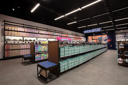 Magasin de chaussures SKECHERS Factory Outlet Roubaix