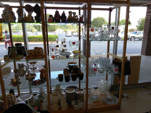 Shopping Mall «Freedom Village Shopping Center», reviews and photos, 1039 Alleghany St, Charlotte, NC 28208, USA