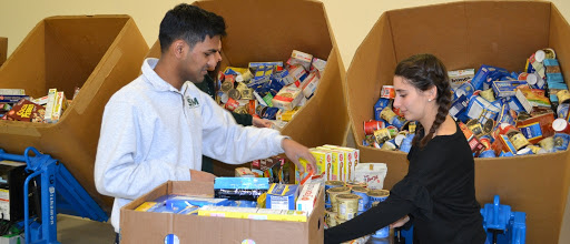 R I Community Food Bank, 200 Niantic Ave, Providence, RI 02907, Food Bank