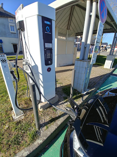 Borne de recharge de véhicules électriques Borne de recharge Révéo SIEDA Charging Station Baraqueville
