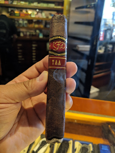 Tobacco Shop «Up Down Cigar», reviews and photos, 1550 N Wells St, Chicago, IL 60610, USA