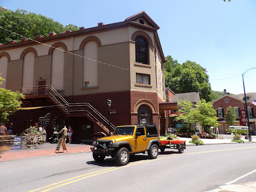 Live Music Venue «The Mauch Chunk Opera House», reviews and photos, 14 W Broadway, Jim Thorpe, PA 18229, USA