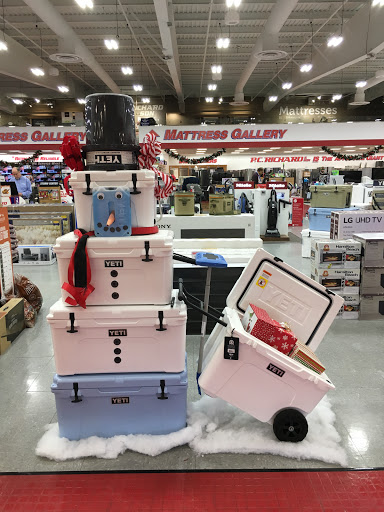 Appliance Store «P.C. Richard & Son», reviews and photos, 701 Sunrise Hwy, Bellmore, NY 11710, USA