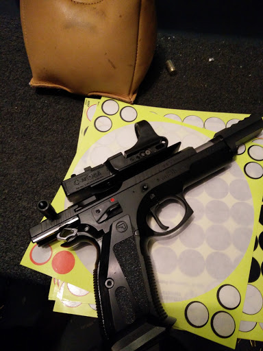 Gun Shop «Stonewall Limited Gun Shop», reviews and photos, 100 Ken Mar Industrial Pkwy, Broadview Heights, OH 44147, USA