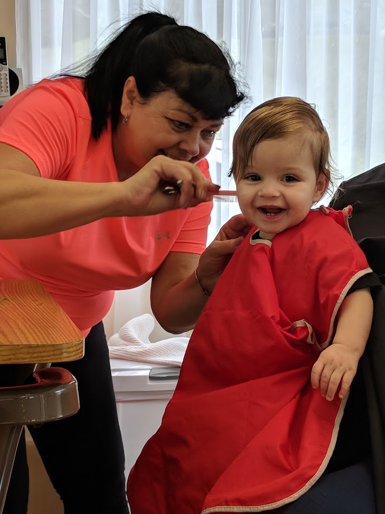 Lida's Little Beauty Shop 41501