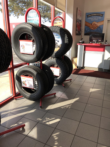Tire Shop «Discount Tire Store», reviews and photos, 41550 Ford Rd, Canton, MI 48187, USA