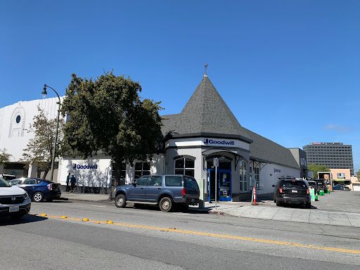 Thrift Store «Goodwill», reviews and photos