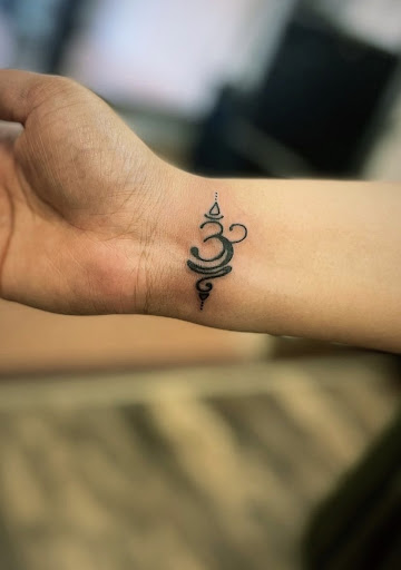 Explore cool tattoo ideas for women, creative tattoo ideas in Baltimore, available at Rippd Canvas Tattoo Shop Artists Social Club