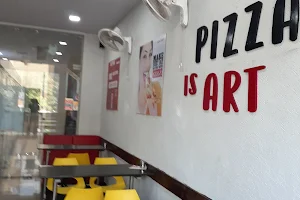 Papa Veg Pizza image