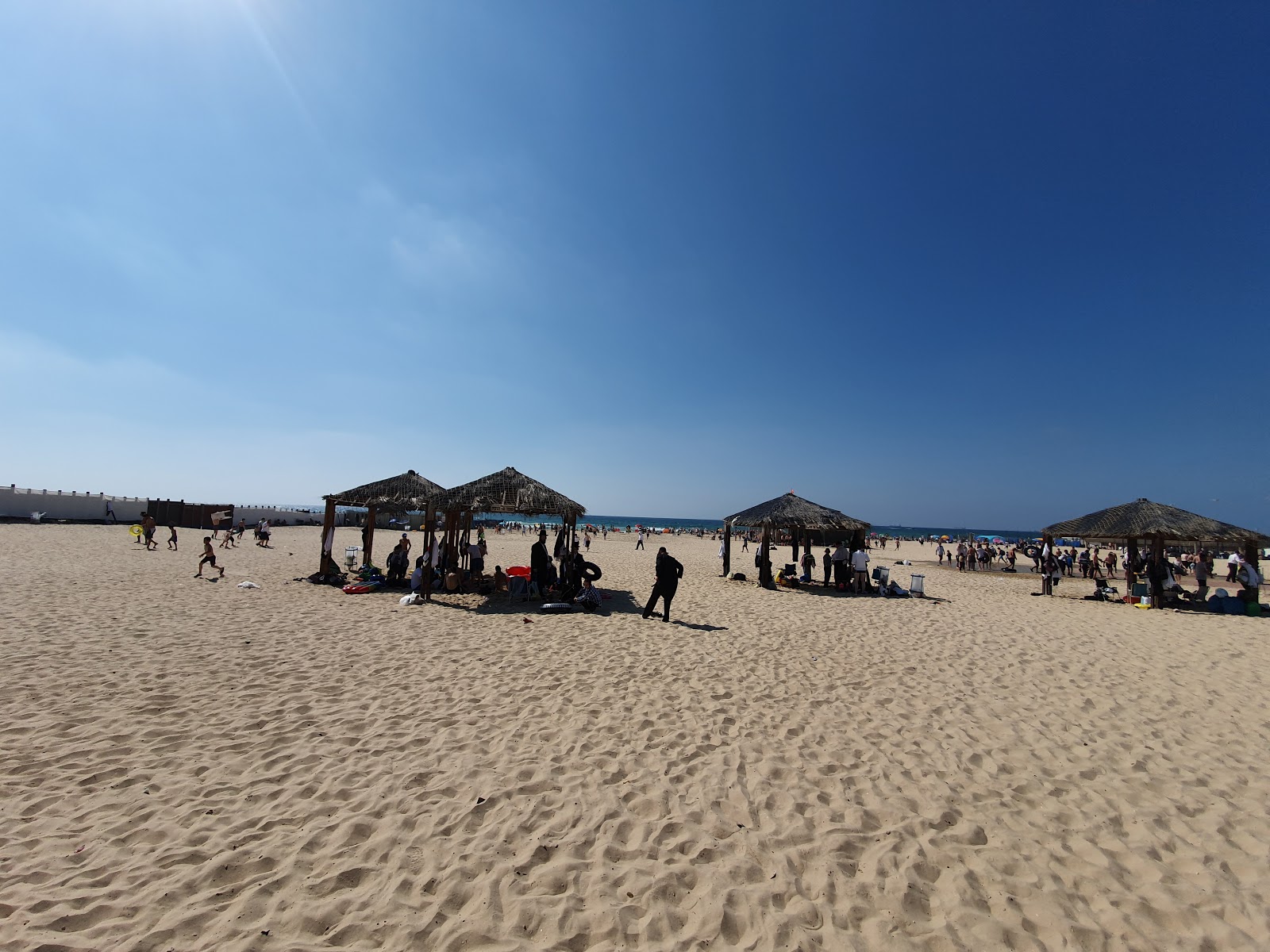 Foto de Ashdod separate beach com linha costeira longa e reta