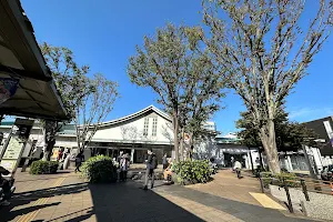 三島駅前広場 image