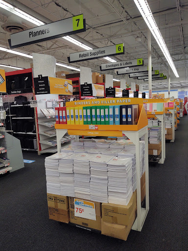 Office Supply Store «Staples», reviews and photos, 7865 W Bell Rd, Peoria, AZ 85382, USA