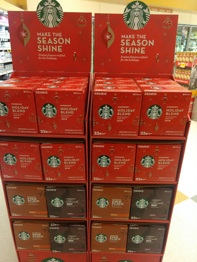 Supermarket «Super Stop & Shop», reviews and photos, 533 E Main St, Bay Shore, NY 11706, USA