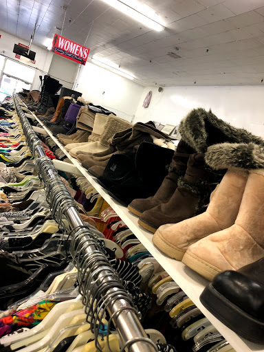 Thrift Store «Thrift Center», reviews and photos, 820 E Shields Ave, Fresno, CA 93704, USA