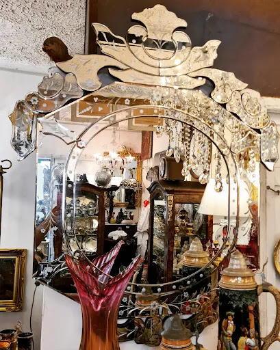 Antiguedades Bel vivir Ronnie y janeth