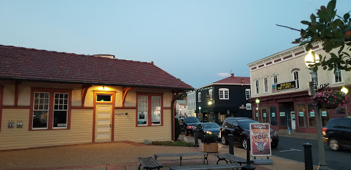 Ice Cream Shop «C&C Frozen Treats», reviews and photos, 409 E Main St, Front Royal, VA 22630, USA