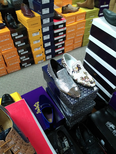 Shopping Mall «Marketplace Mall», reviews and photos, 2101 Peters Creek Pkwy, Winston-Salem, NC 27127, USA