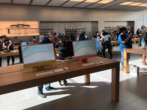 Computer Store «Apple Manhasset», reviews and photos, 1900 Northern Blvd, Manhasset, NY 11030, USA