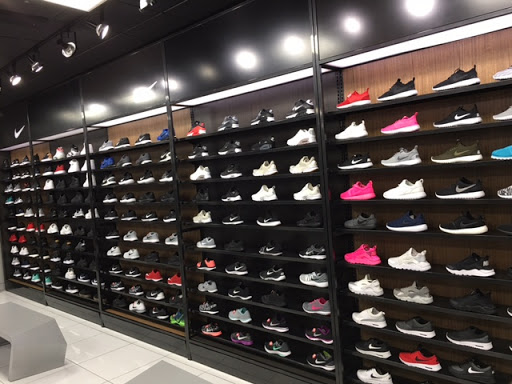 Shoe Store «Shoe Palace», reviews and photos, 7927 Van Nuys Blvd, Panorama City, CA 91402, USA